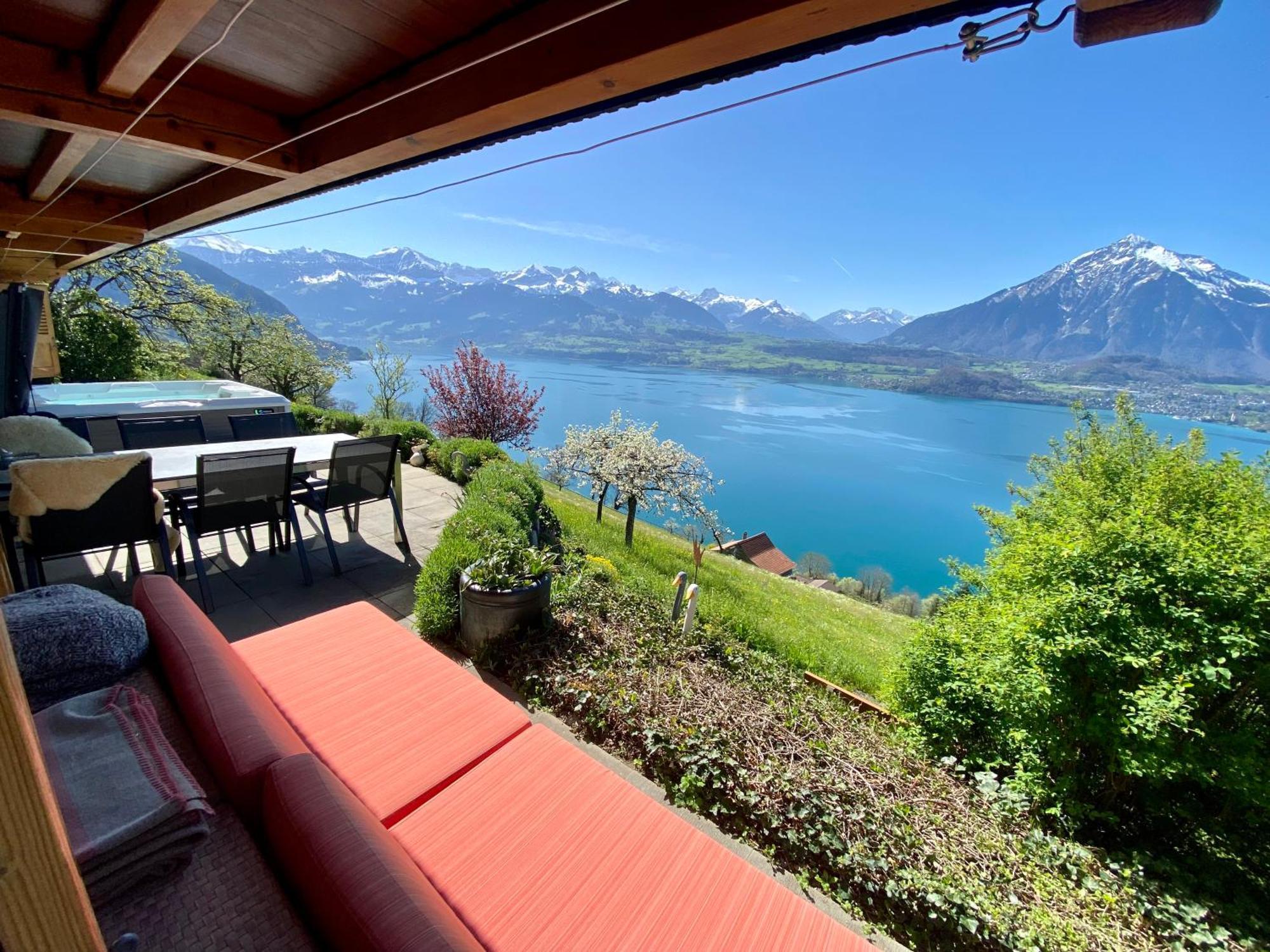 Chalet Egglen "Typical Swiss House, Best Views, Private Jacuzzi" سيغريسويل المظهر الخارجي الصورة
